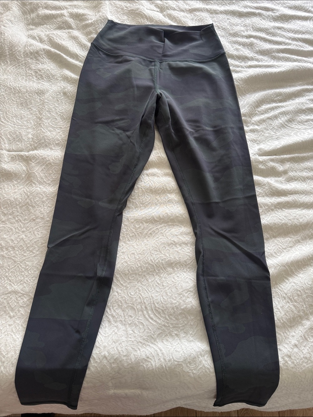 ALO Yoga Camo High-Waist Leggings - Black/Green